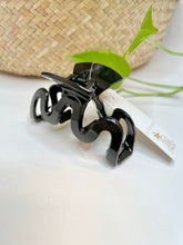 Load image into Gallery viewer, Korean Big Wave shaped clamp