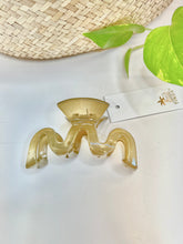 Load image into Gallery viewer, Korean Big Wave shaped clamp