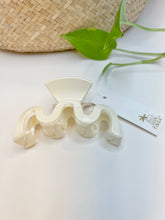 Load image into Gallery viewer, Korean Big Wave shaped clamp