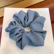 Load image into Gallery viewer, Maxi oversized SCRUNCHIE
