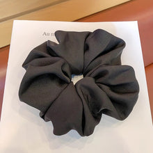 Load image into Gallery viewer, Maxi oversized SCRUNCHIE
