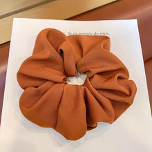 Load image into Gallery viewer, Maxi oversized SCRUNCHIE
