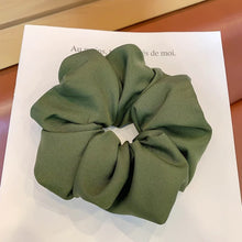 Load image into Gallery viewer, Maxi oversized SCRUNCHIE
